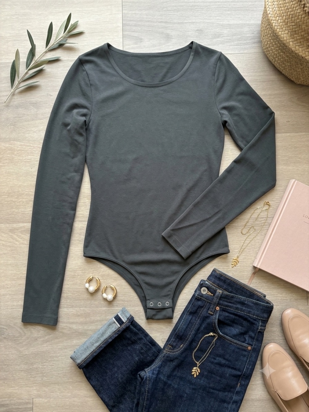 Long-Sleeve Scoop Neck Bodysuit in Dark Charcoal